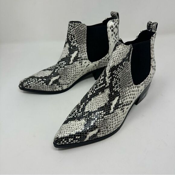 Blondo Snake White Pointed Toe Boots Ankle Booties 7.5 - Picture 3 of 7